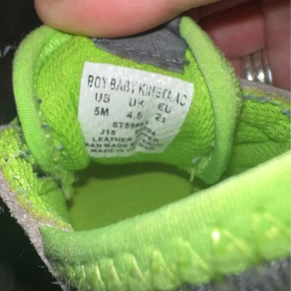 Saucony Infant Toddler Walking Shoes size 5 Gray  Green Adjustable